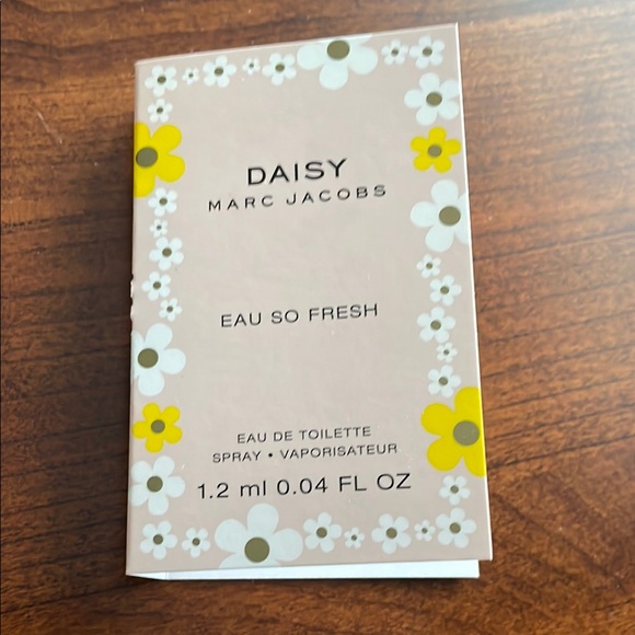Marc Jacobs Daisy Eau So Fresh Fragrance Sample 0.04oz - Picture 2 of 4